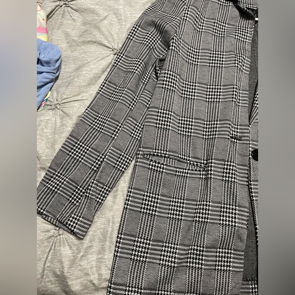 Blazer - Picture 2 of 2